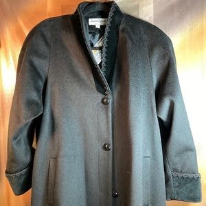 80’s does 50’s black swing coat with velvet‎ collar and cuffs. Size 6. 44” chest